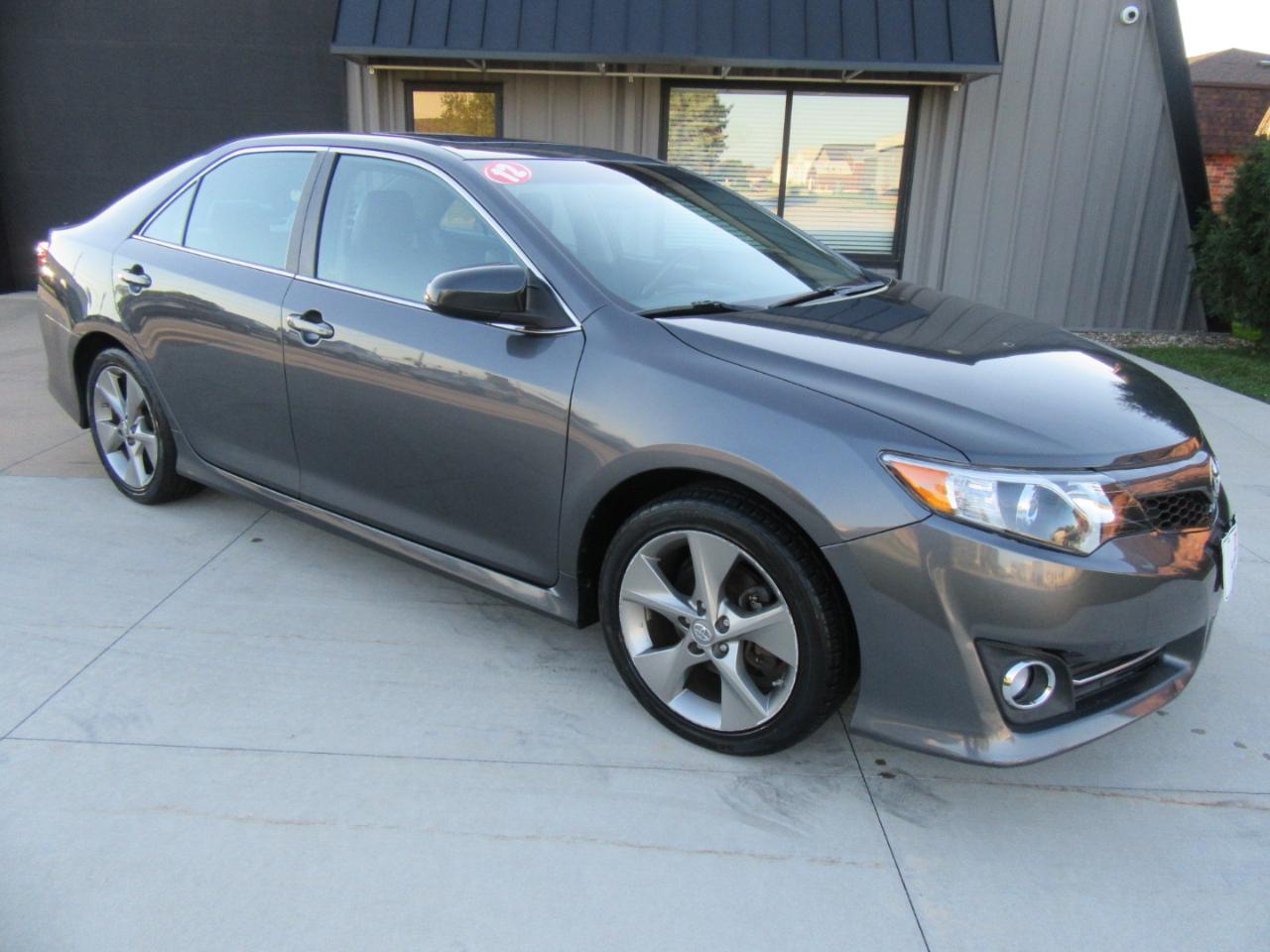 Toyota Camry SE V6 2012