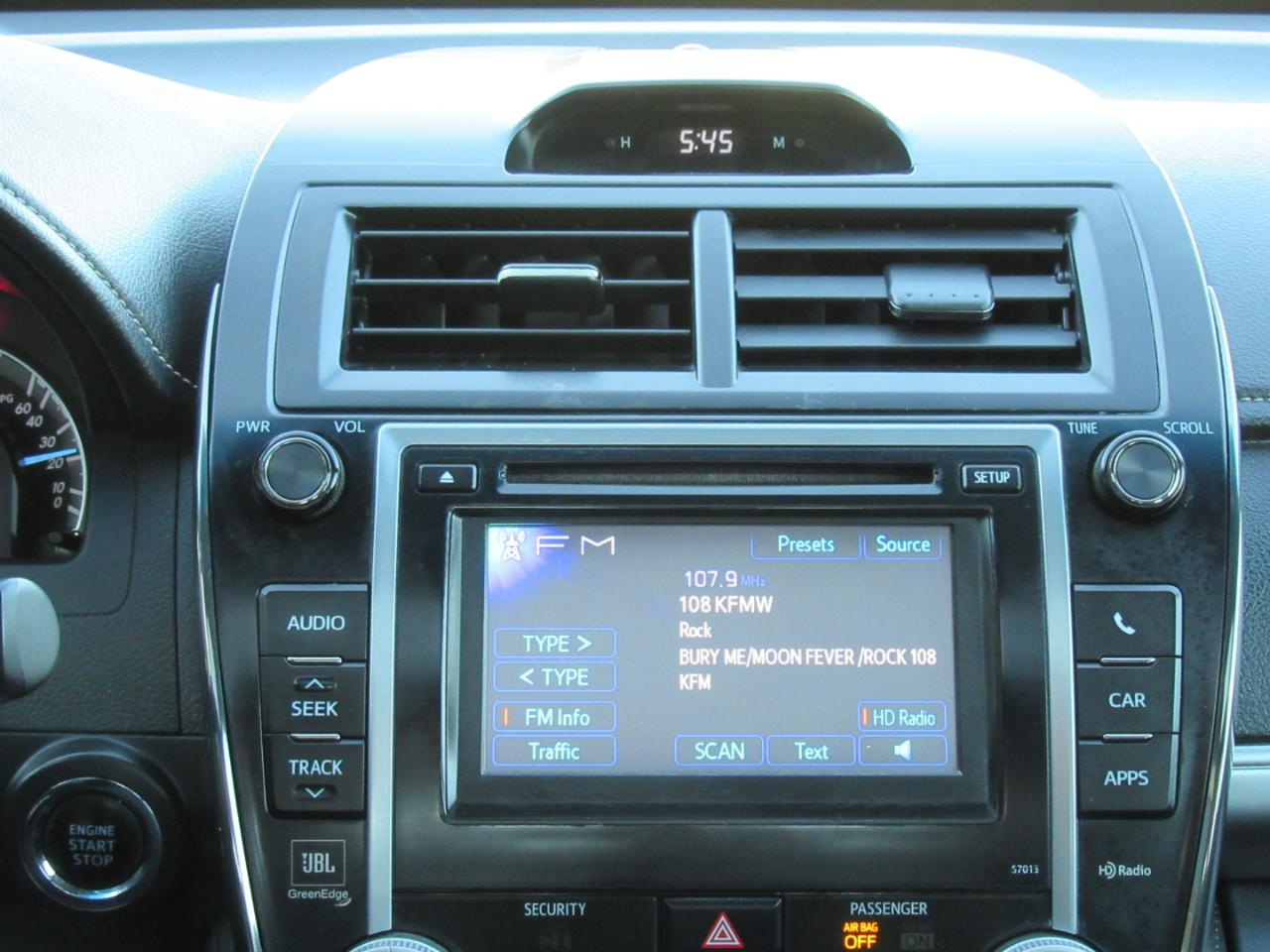 Toyota Camry SE V6 2012