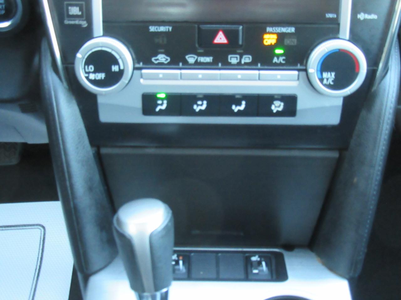 Toyota Camry SE V6 2012