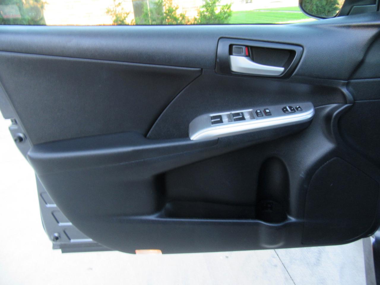Toyota Camry SE V6 2012
