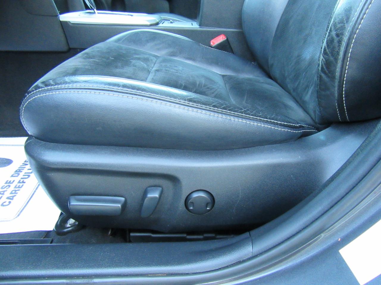 Toyota Camry SE V6 2012