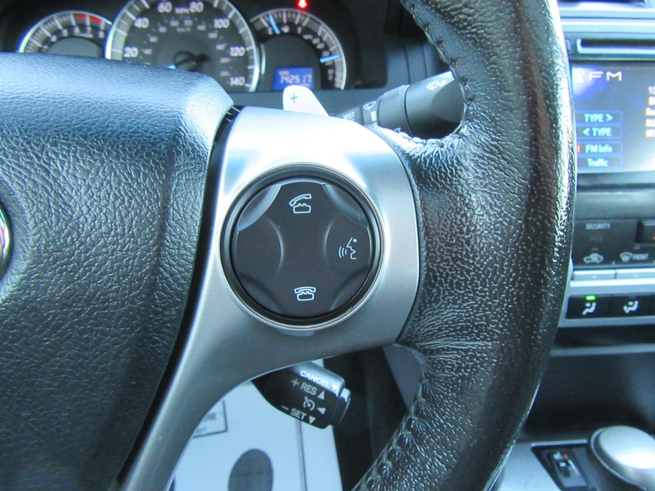 Toyota Camry SE V6 2012