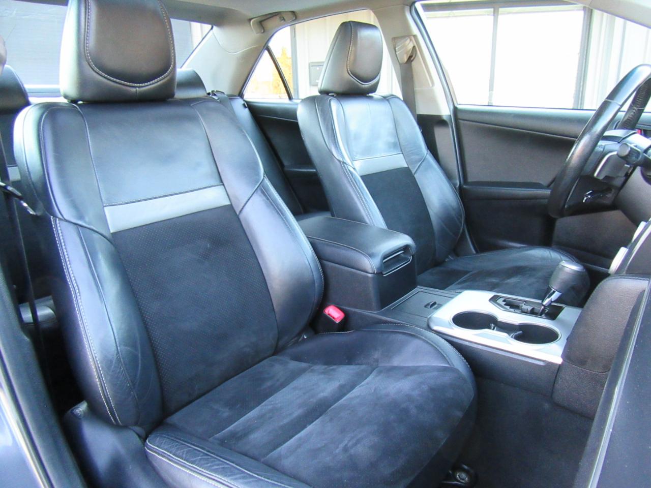 Toyota Camry SE V6 2012