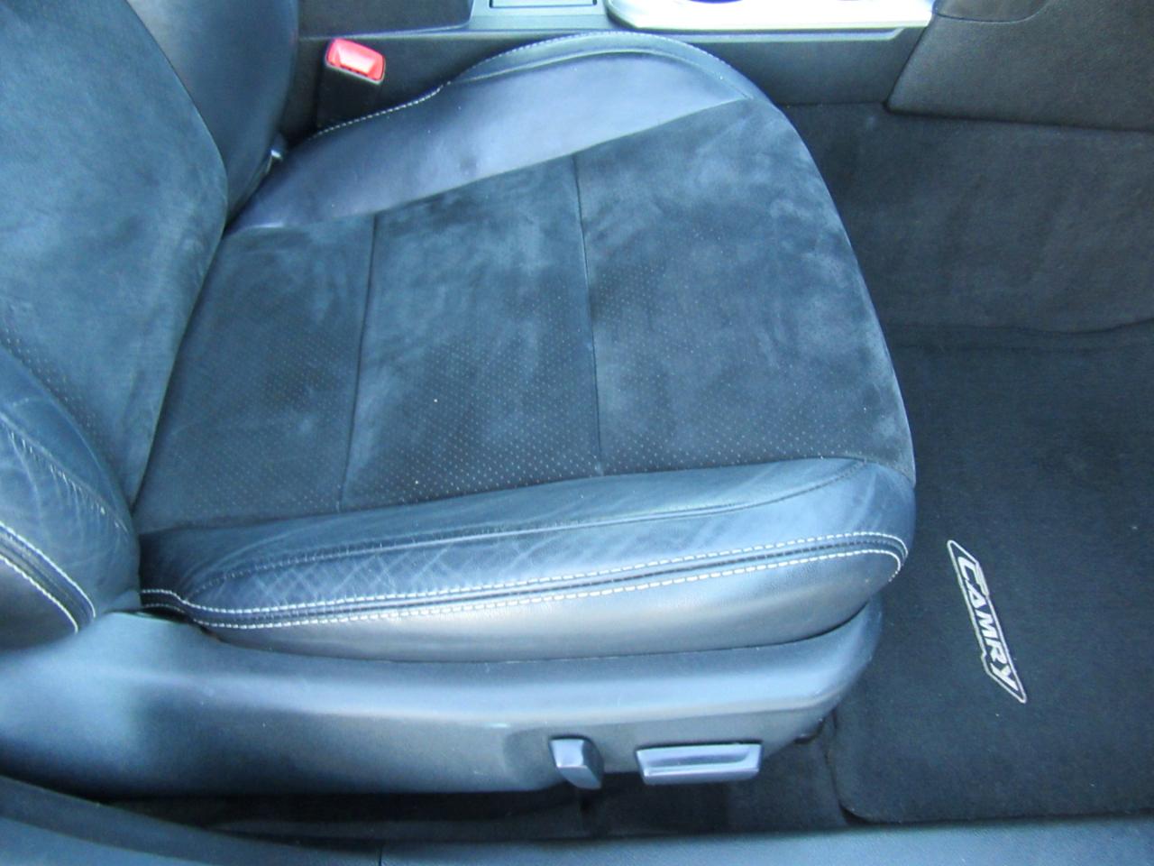 Toyota Camry SE V6 2012
