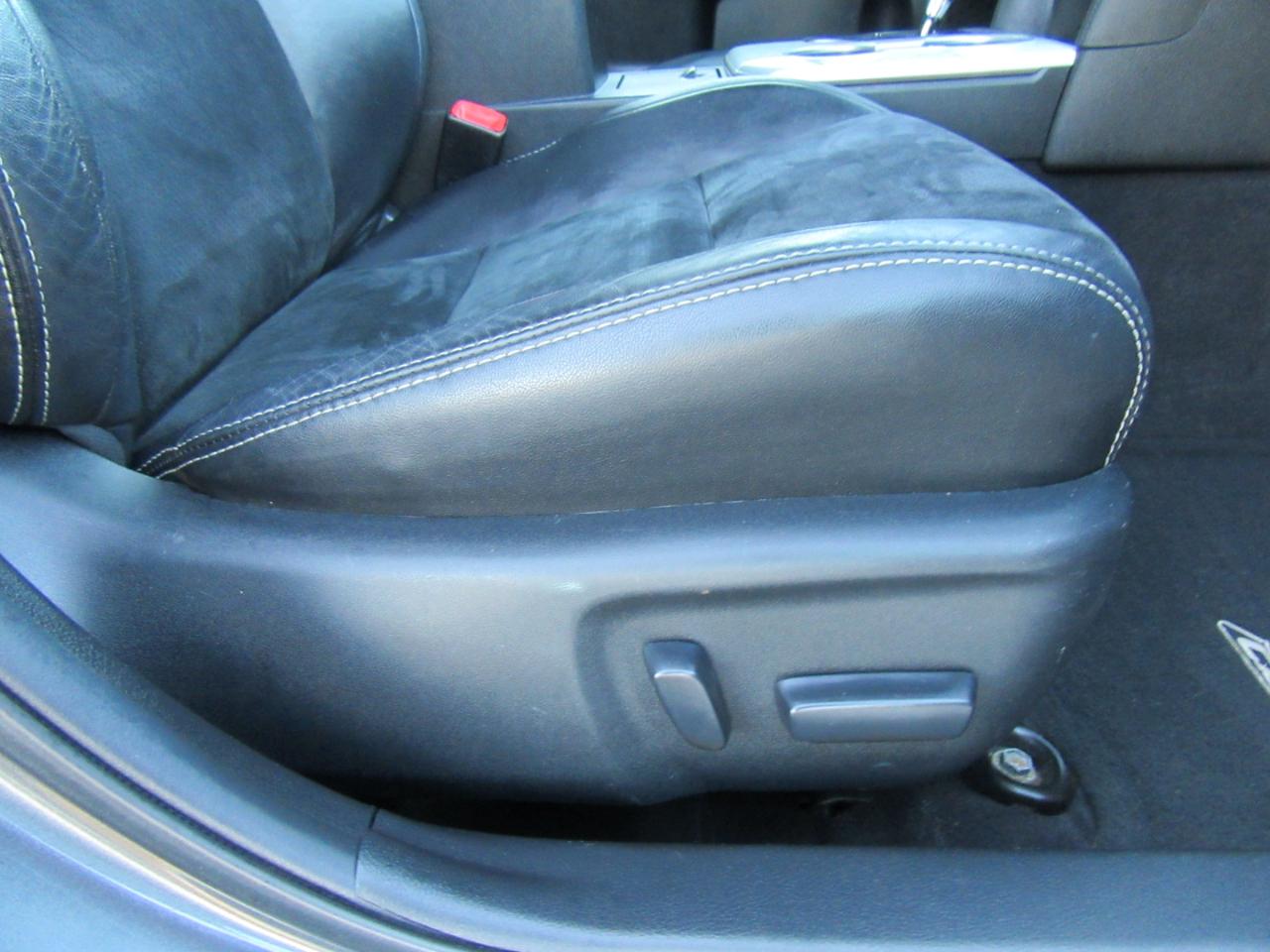 Toyota Camry SE V6 2012