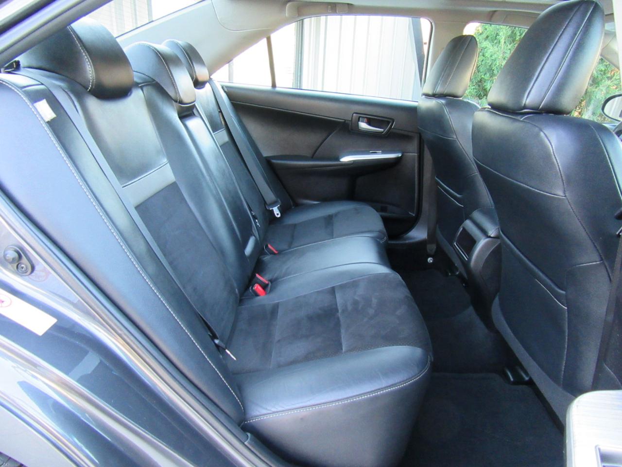 Toyota Camry SE V6 2012