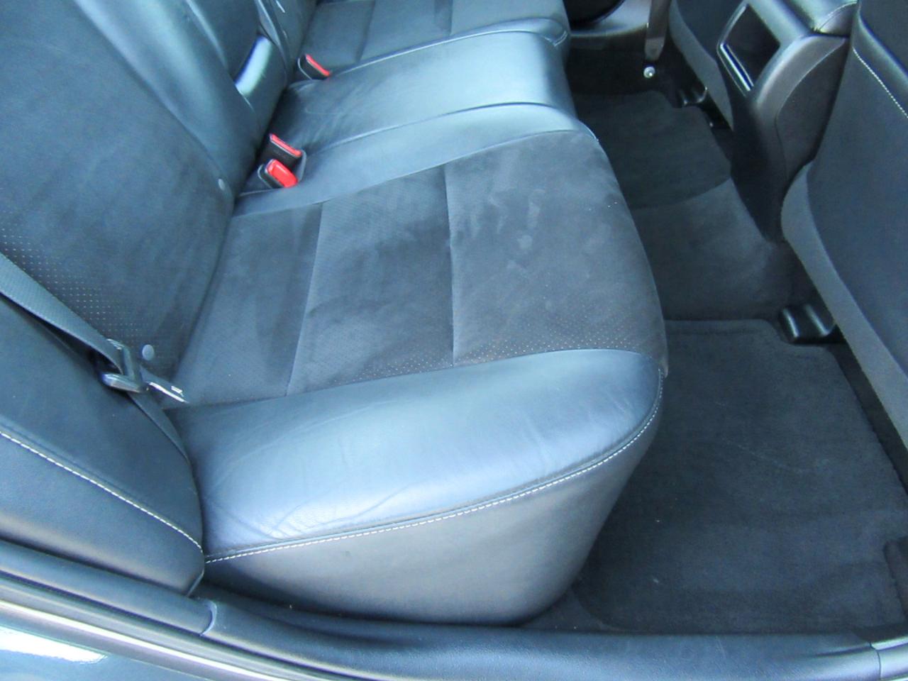 Toyota Camry SE V6 2012