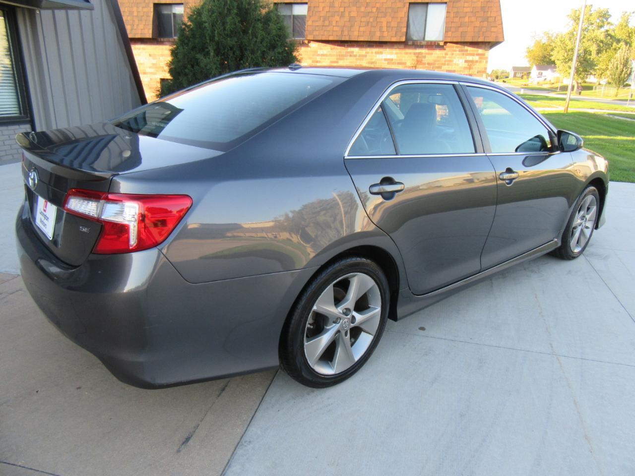 Toyota Camry SE V6 2012