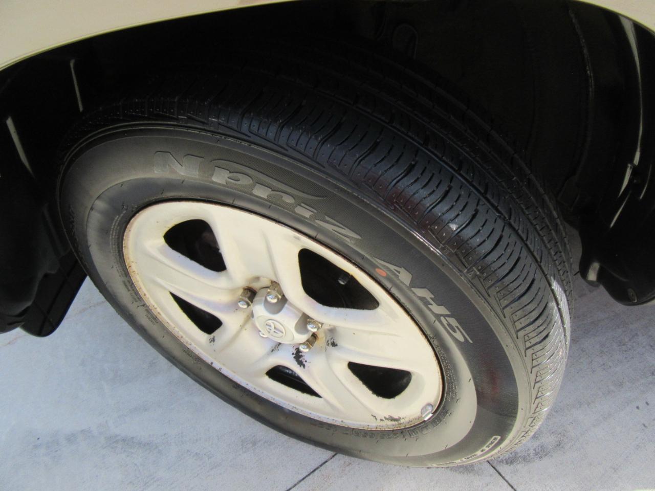 Toyota RAV4  2012