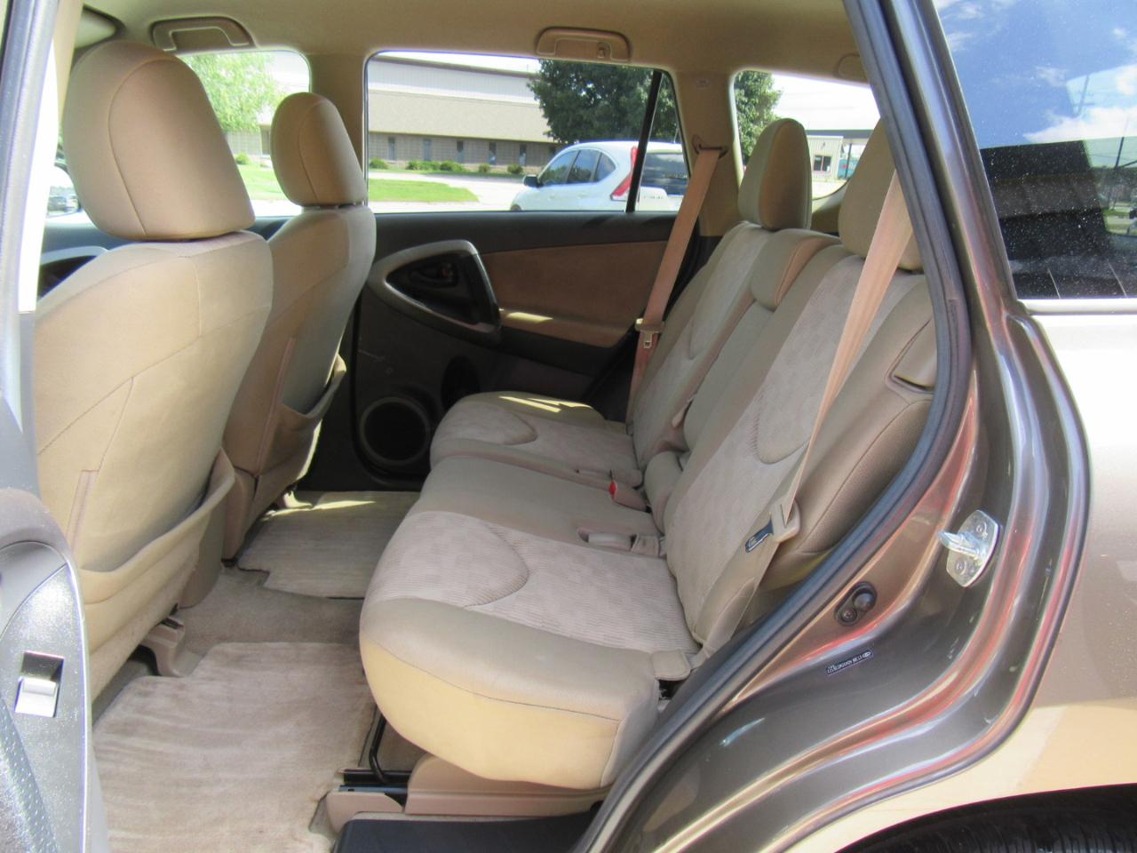 Toyota RAV4  2012