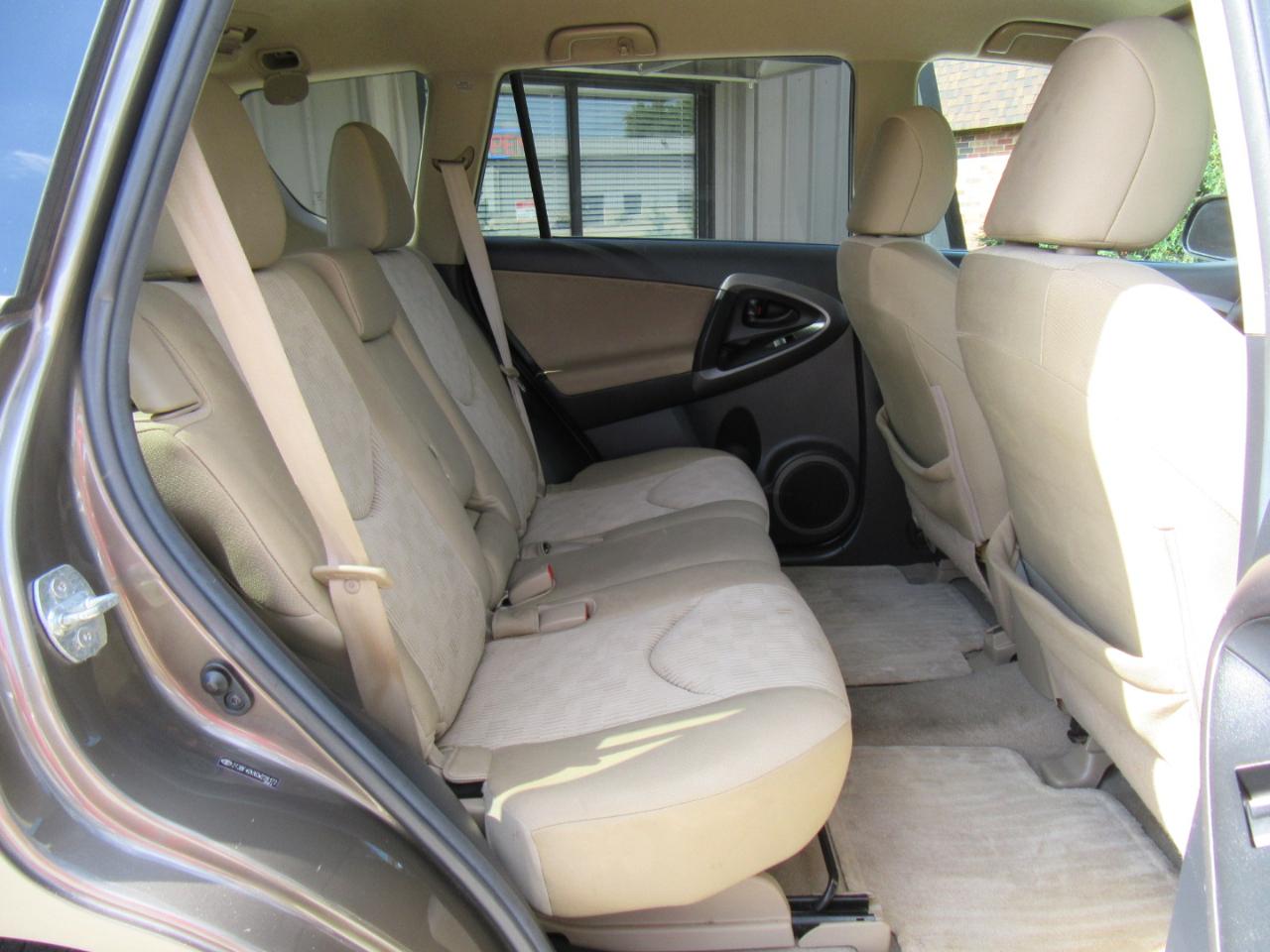 Toyota RAV4  2012