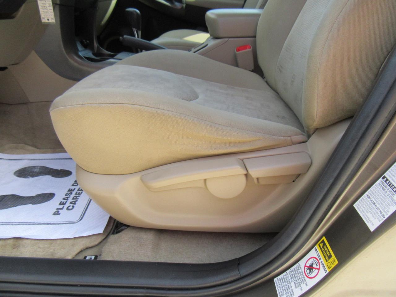 Toyota RAV4  2012