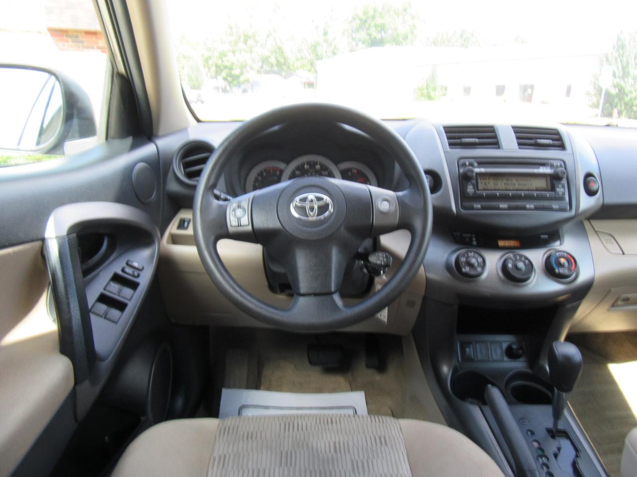 Toyota RAV4  2012