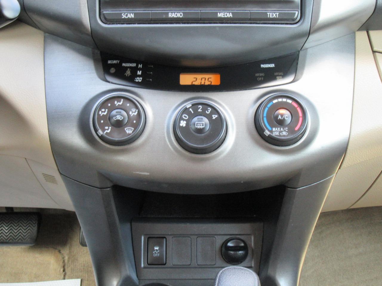 Toyota RAV4  2012