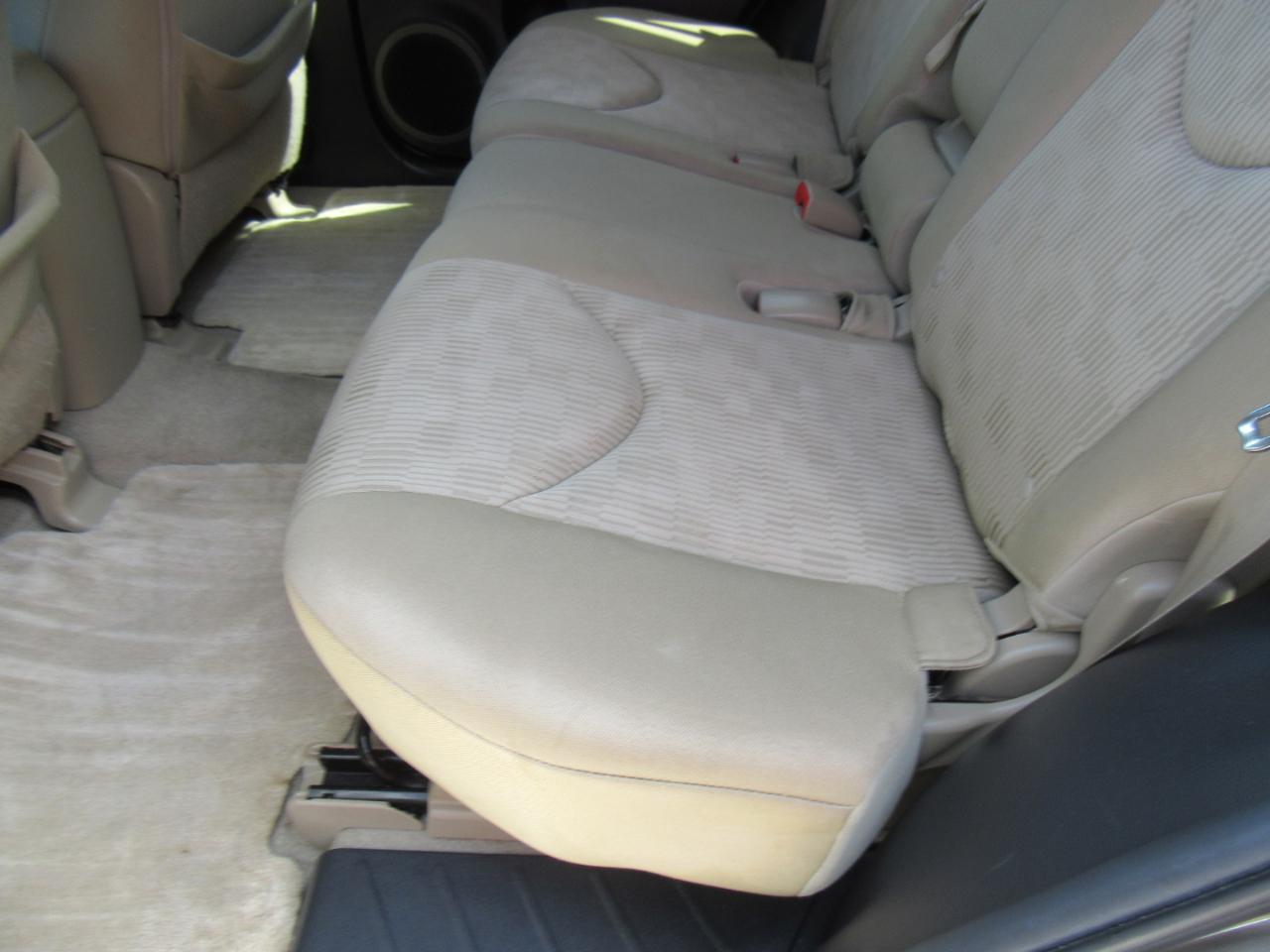 Toyota RAV4  2012