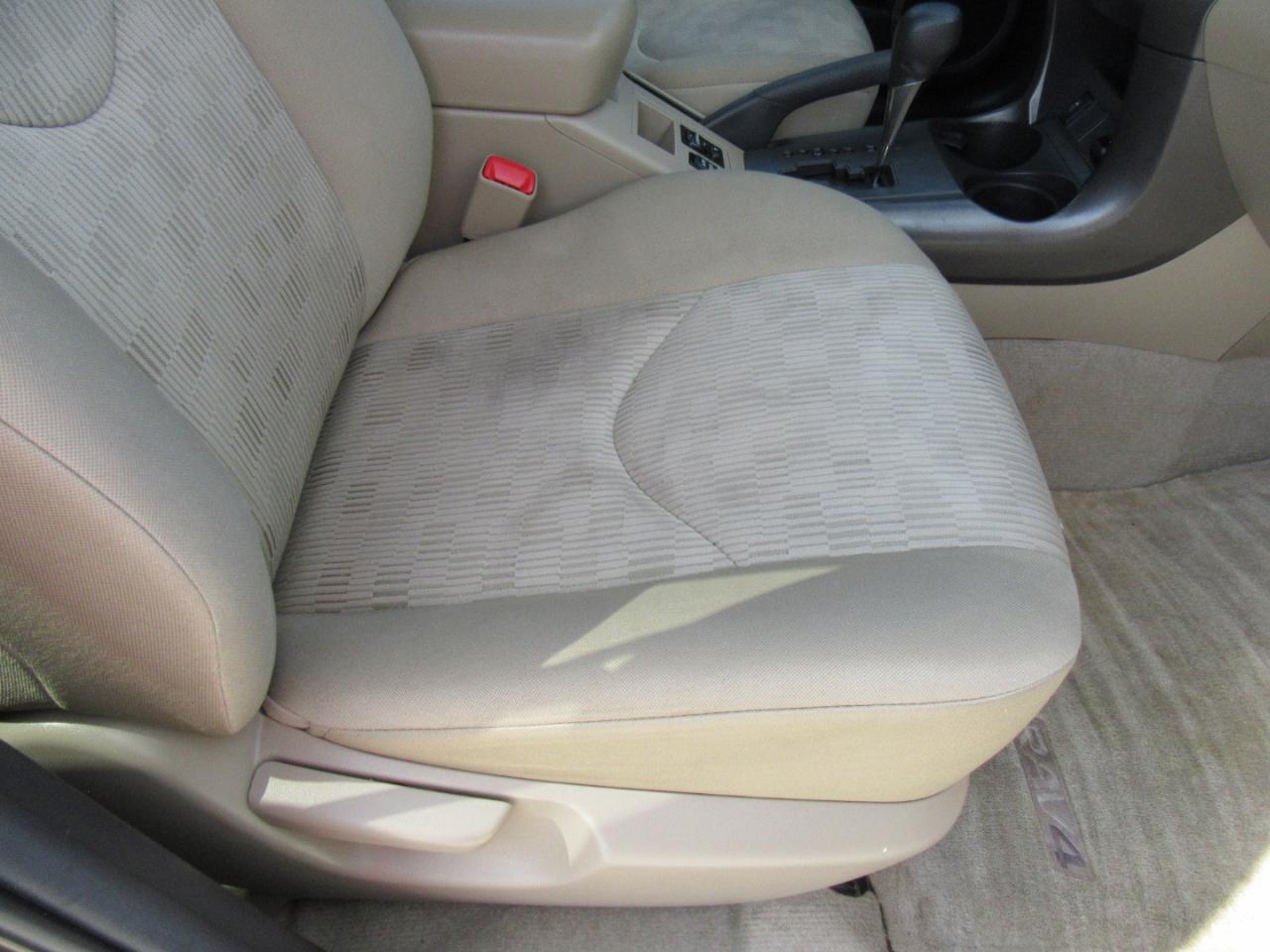 Toyota RAV4  2012