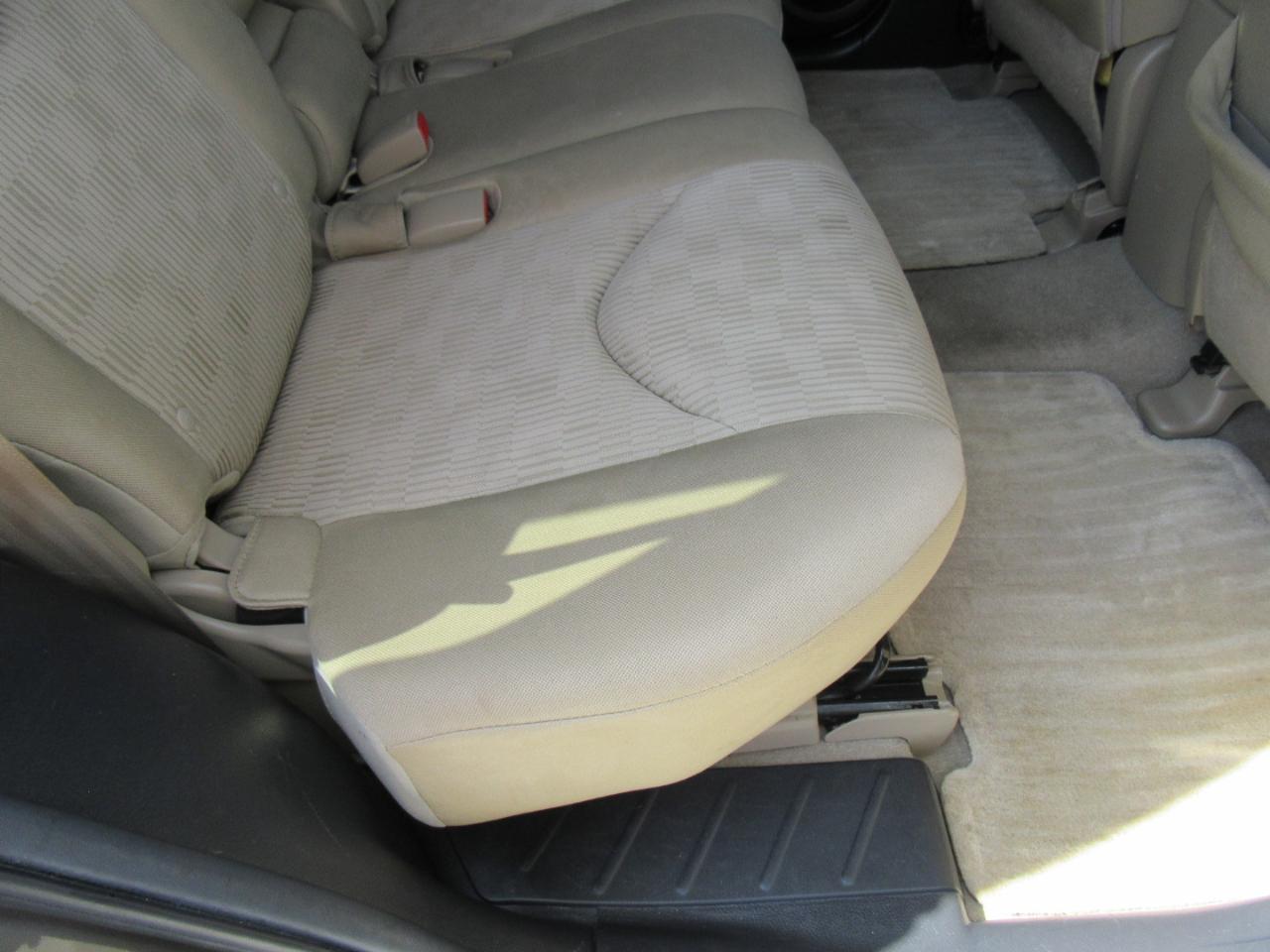 Toyota RAV4  2012