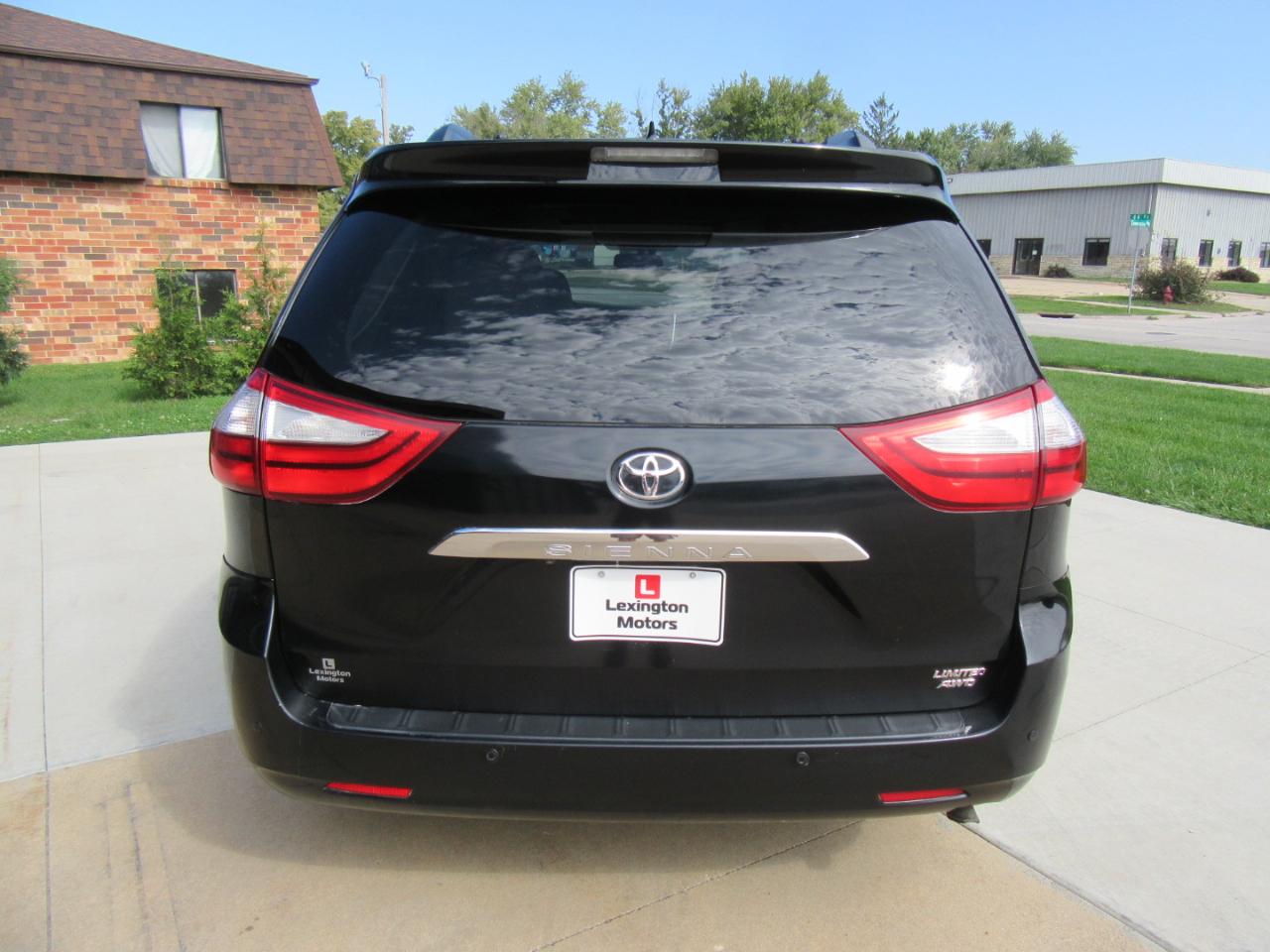 Toyota Sienna Limited AWD 7-Passenger V6 2015