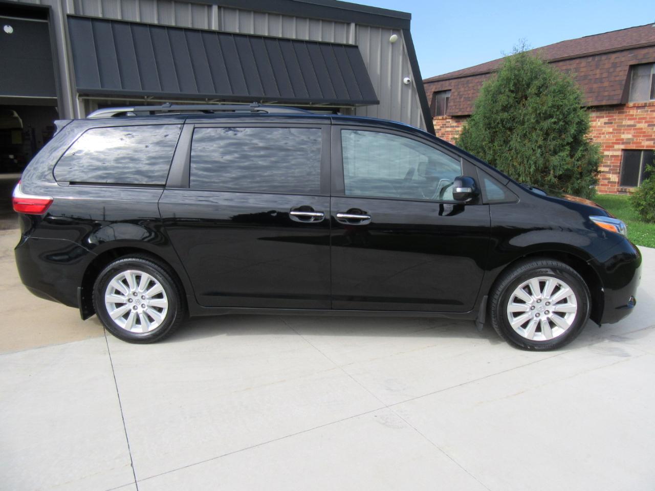 Toyota Sienna Limited AWD 7-Passenger V6 2015