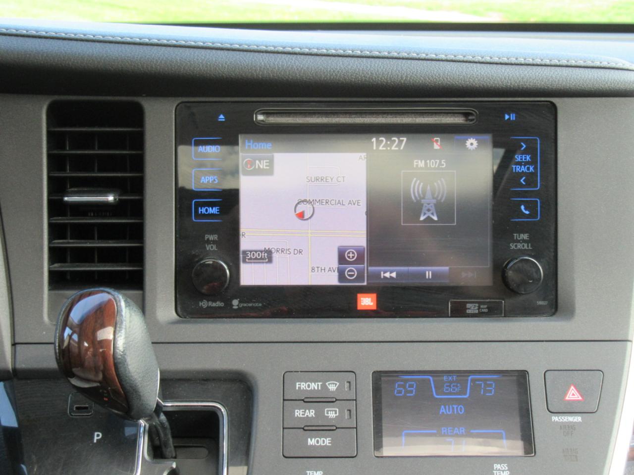 Toyota Sienna Limited AWD 7-Passenger V6 2015