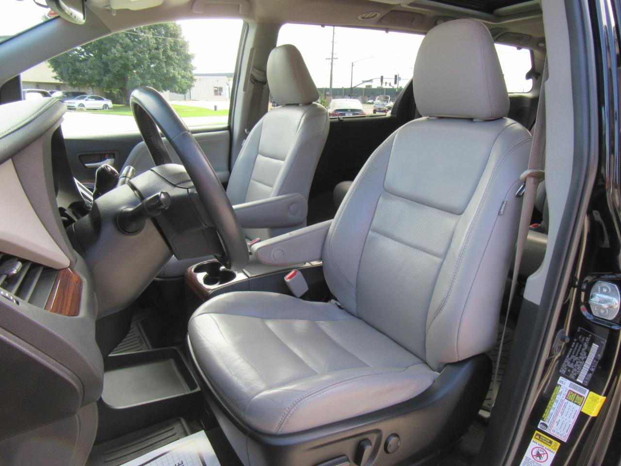 Toyota Sienna Limited AWD 7-Passenger V6 2015