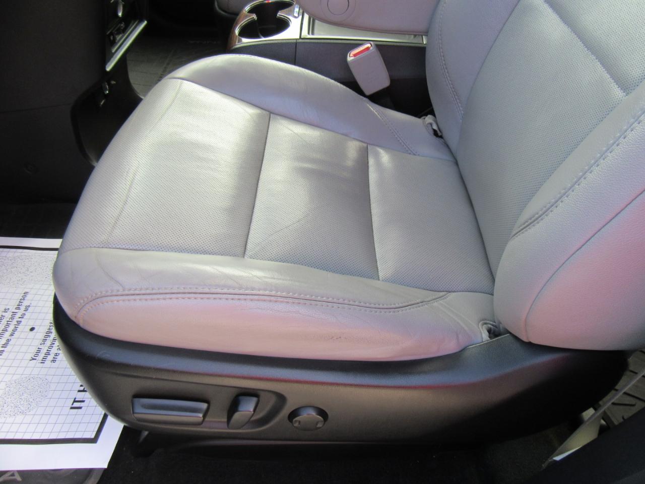 Toyota Sienna Limited AWD 7-Passenger V6 2015