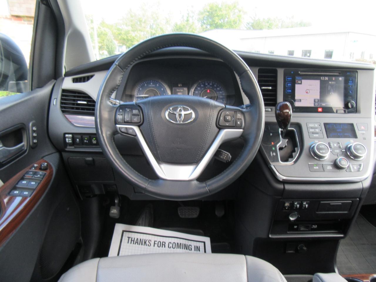 Toyota Sienna Limited AWD 7-Passenger V6 2015
