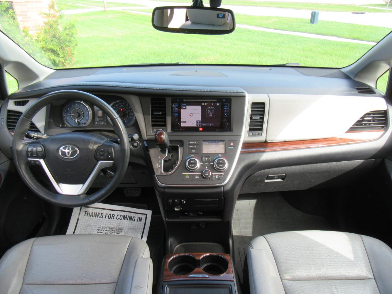 Toyota Sienna Limited AWD 7-Passenger V6 2015
