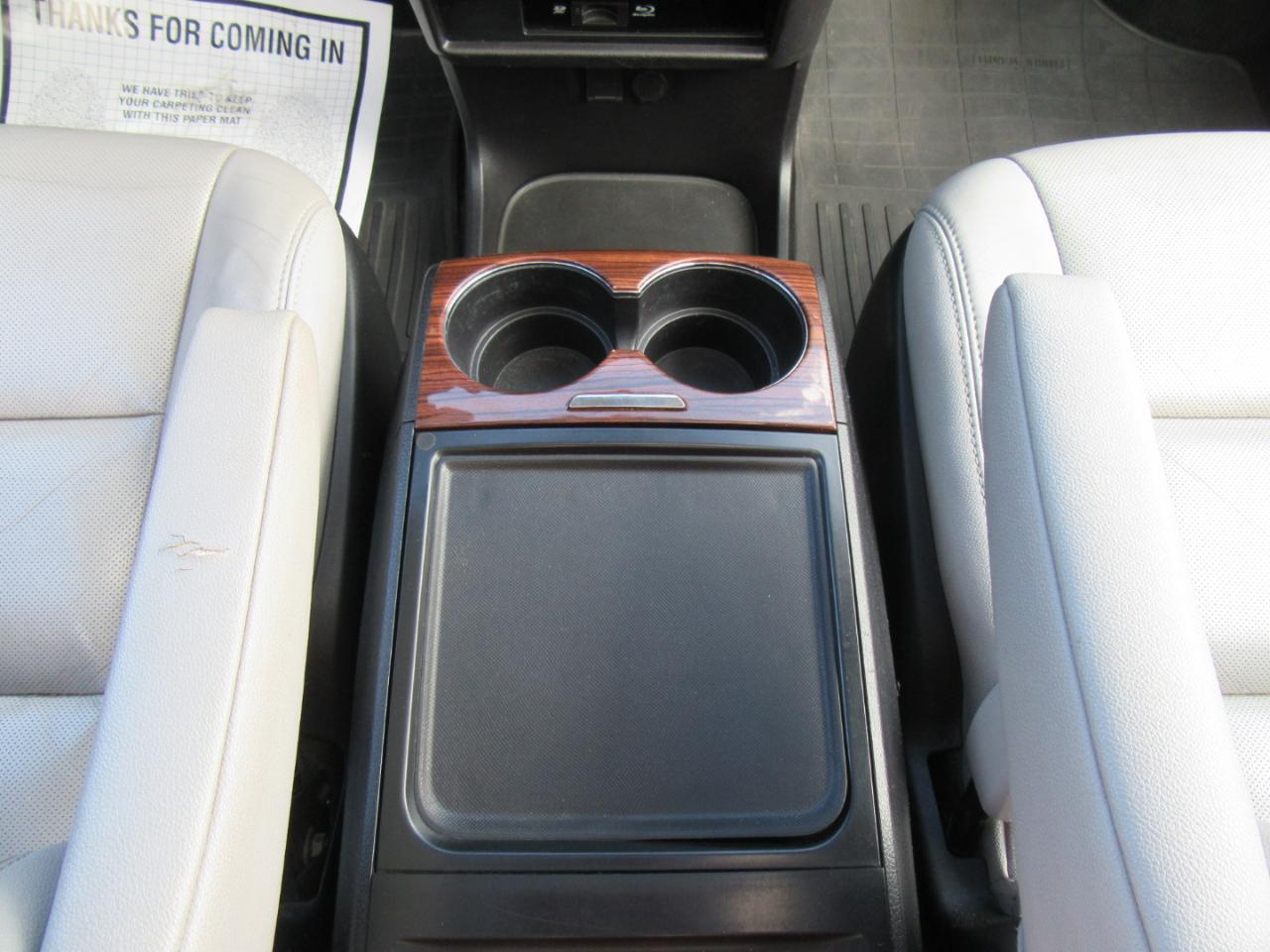 Toyota Sienna Limited AWD 7-Passenger V6 2015