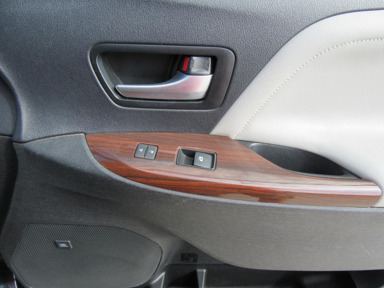 Toyota Sienna Limited AWD 7-Passenger V6 2015