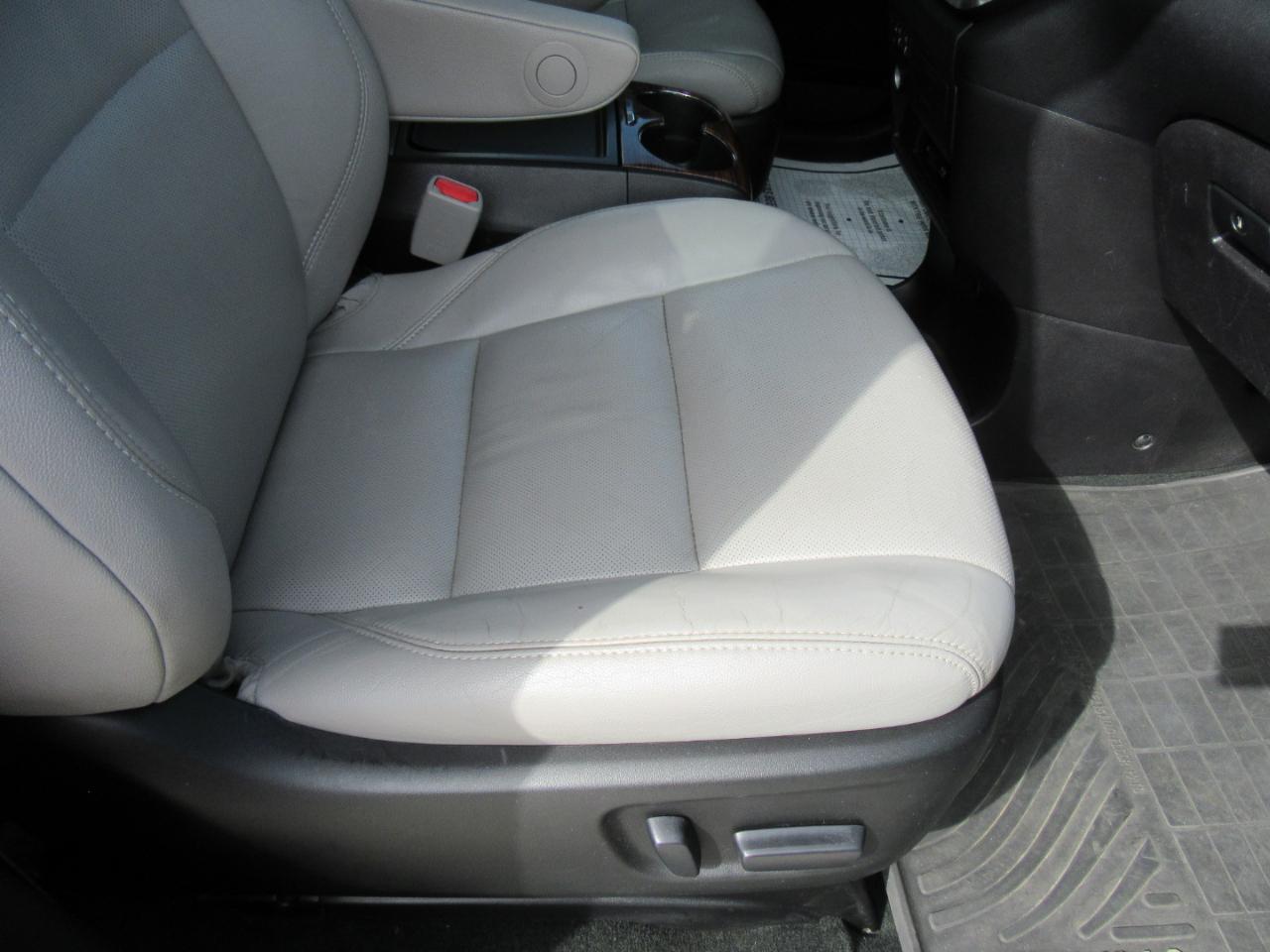 Toyota Sienna Limited AWD 7-Passenger V6 2015