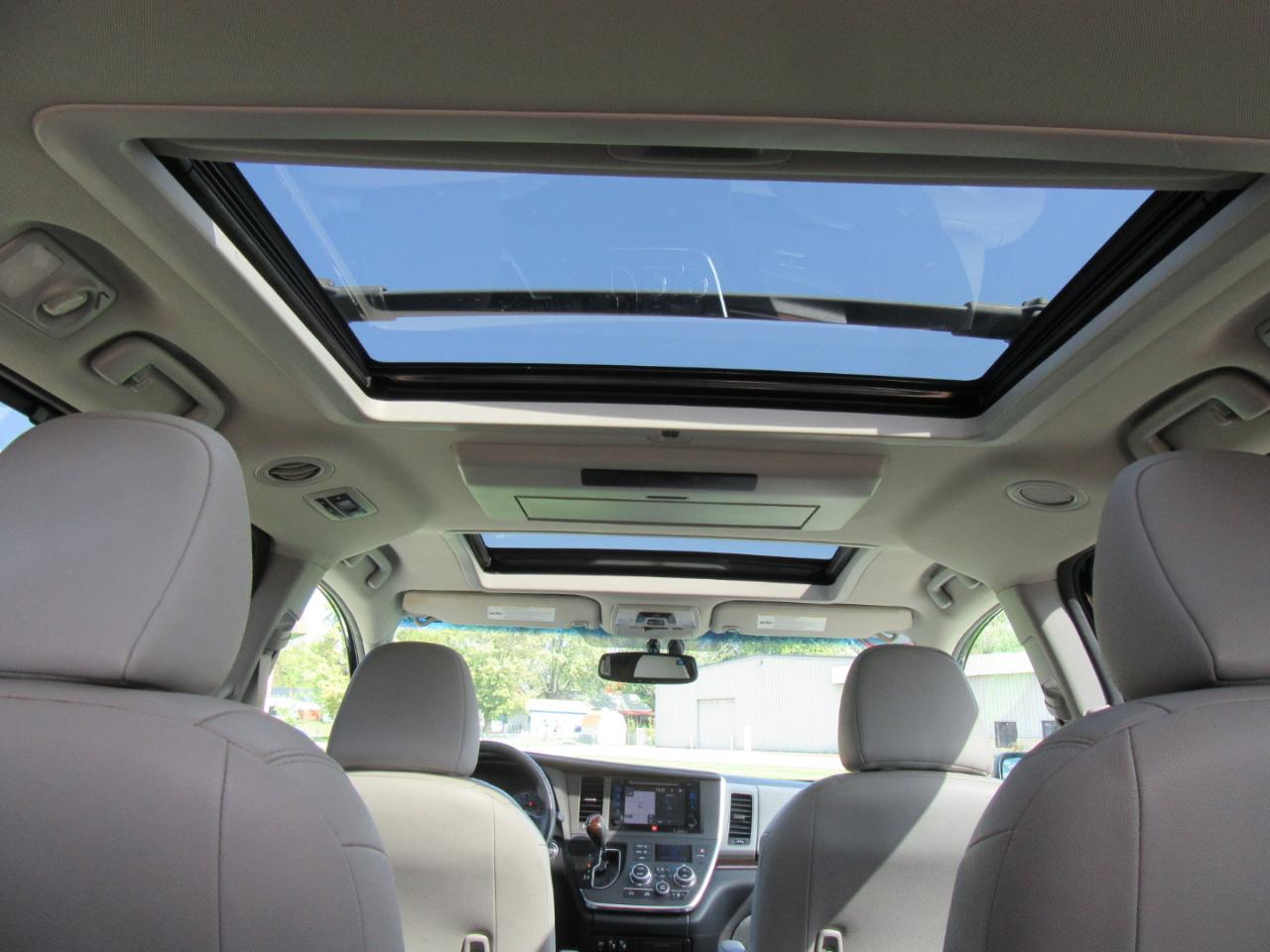 Toyota Sienna Limited AWD 7-Passenger V6 2015