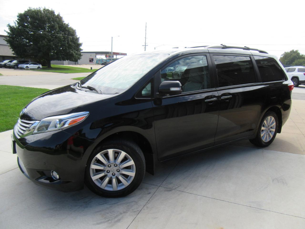 Toyota Sienna Limited AWD 7-Passenger V6 2015
