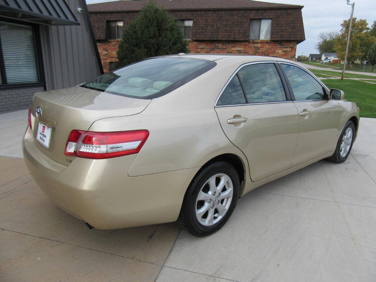 Toyota Camry LE 2011