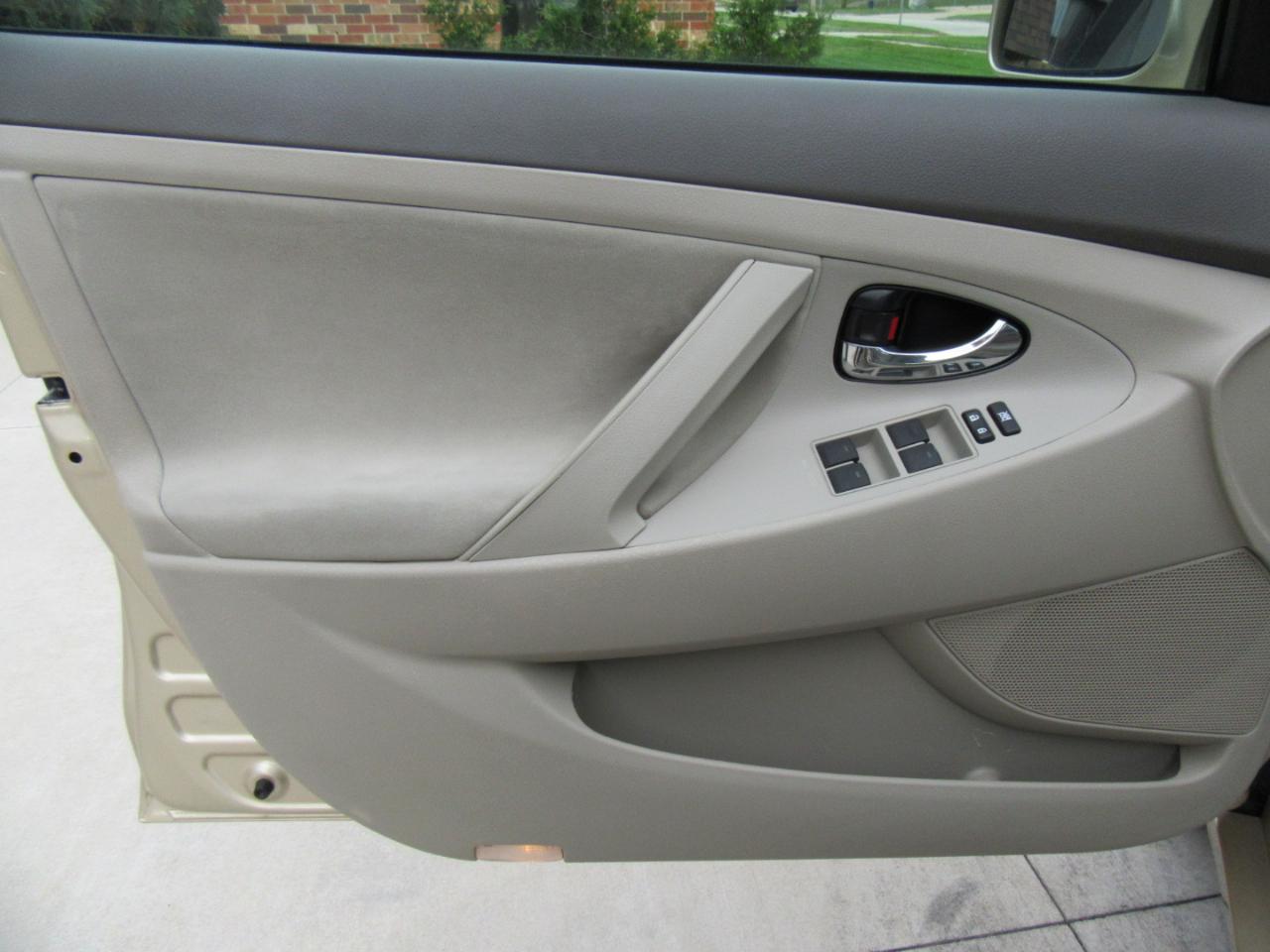 Toyota Camry LE 2011