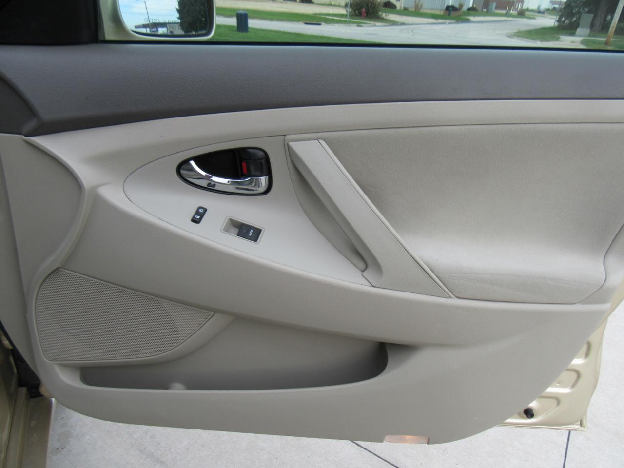Toyota Camry LE 2011
