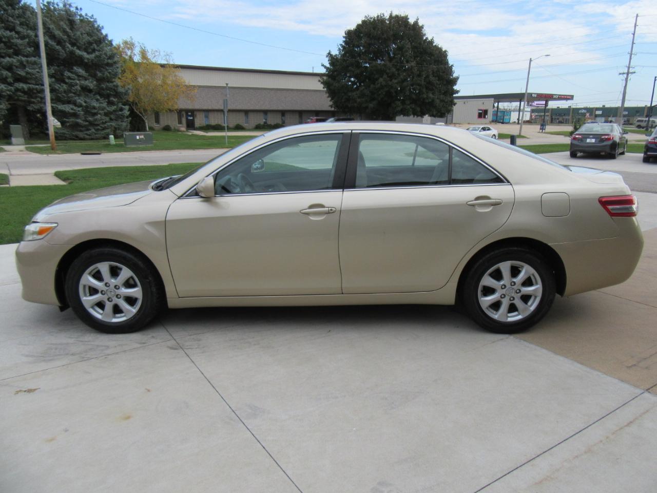 Toyota Camry LE 2011