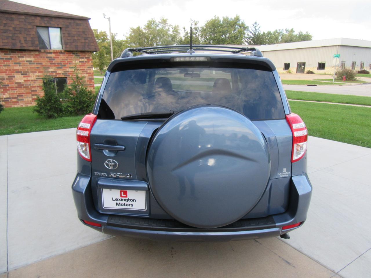 Toyota RAV4 Base 2010