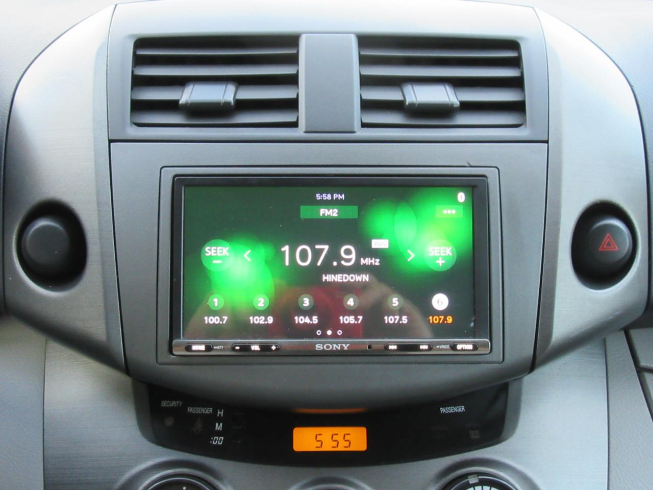 Toyota RAV4 Base 2010