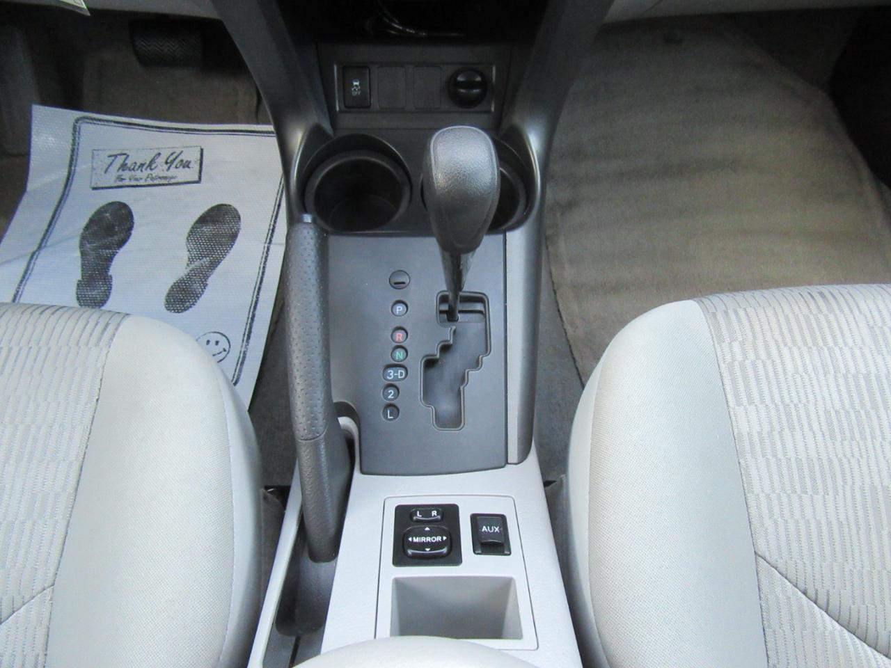 Toyota RAV4 Base 2010