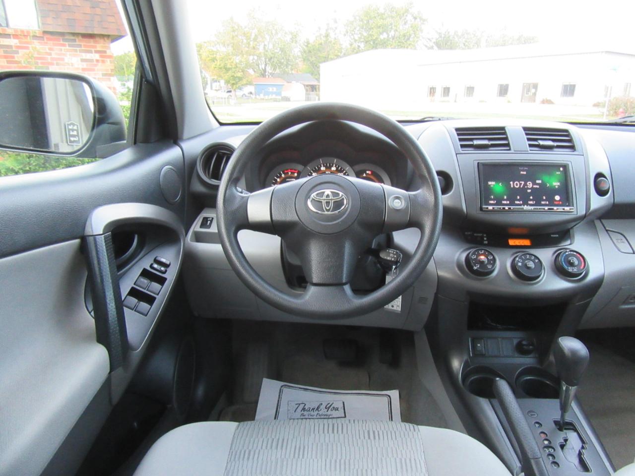Toyota RAV4 Base 2010