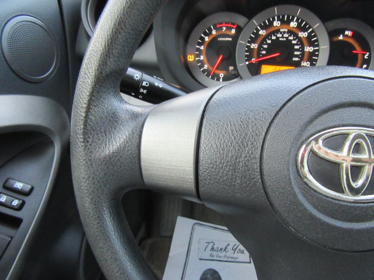Toyota RAV4 Base 2010