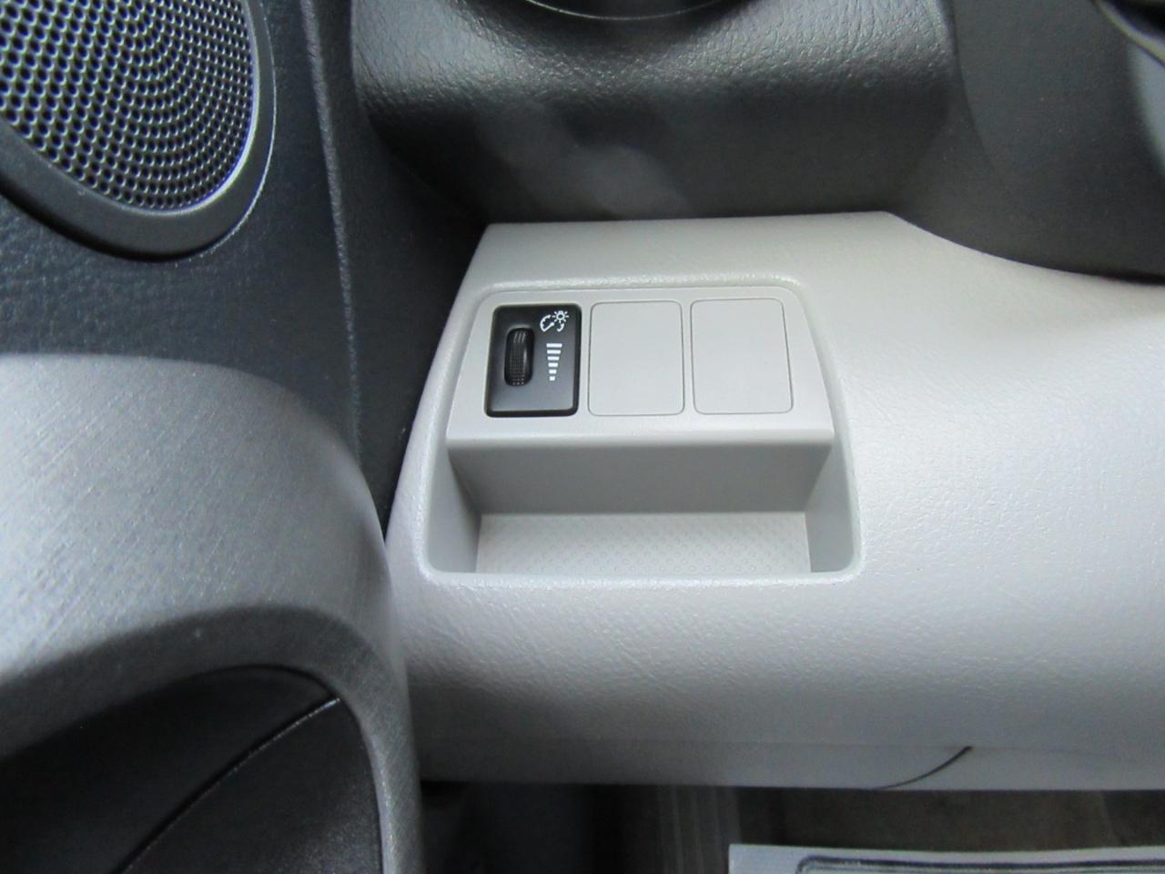 Toyota RAV4 Base 2010