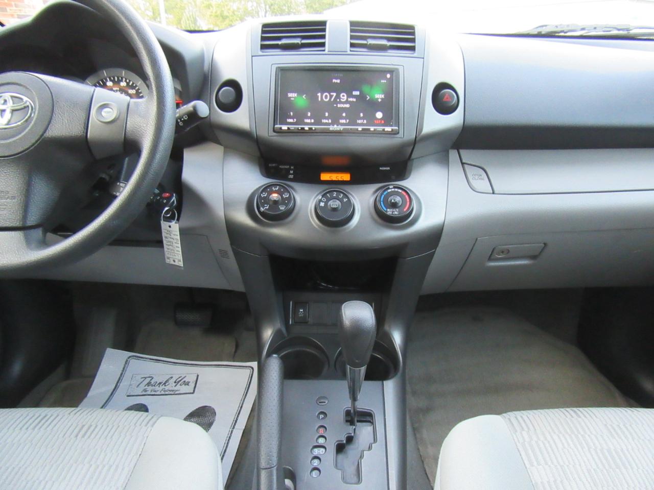 Toyota RAV4 Base 2010