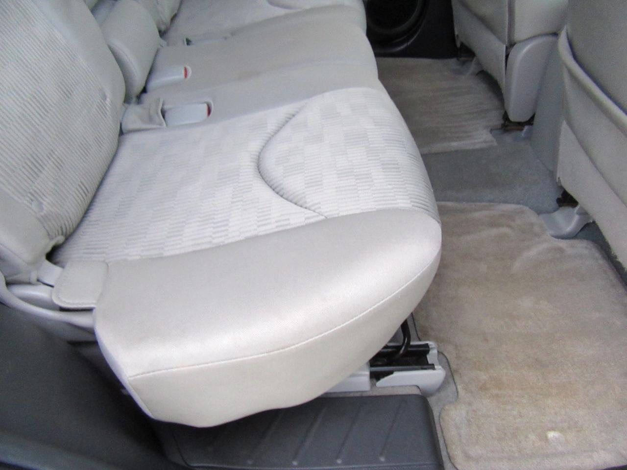 Toyota RAV4 Base 2010