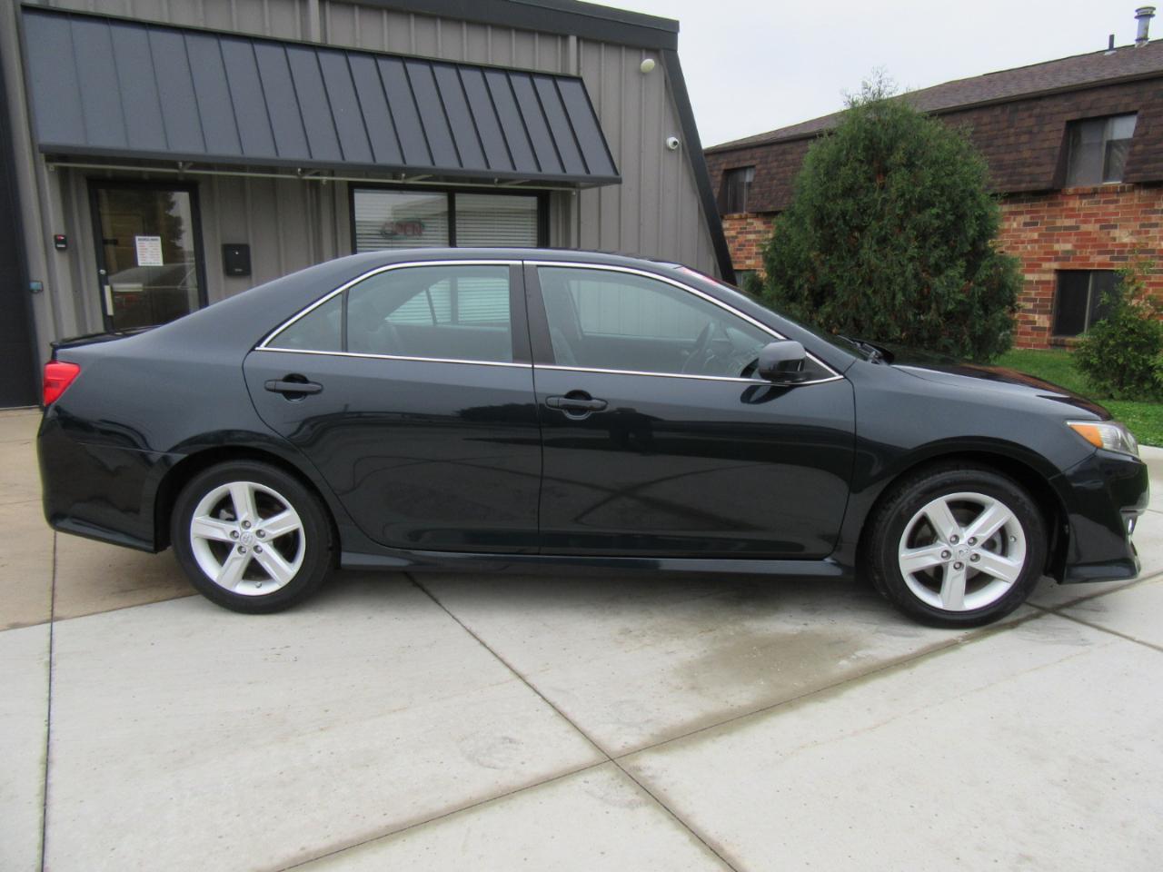 Toyota Camry SE 2014