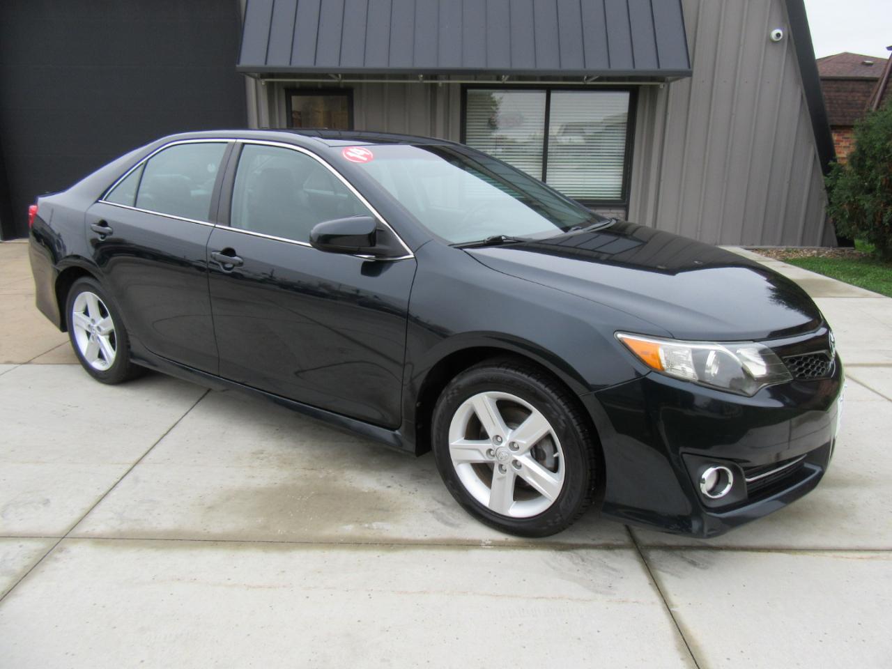 Toyota Camry SE 2014