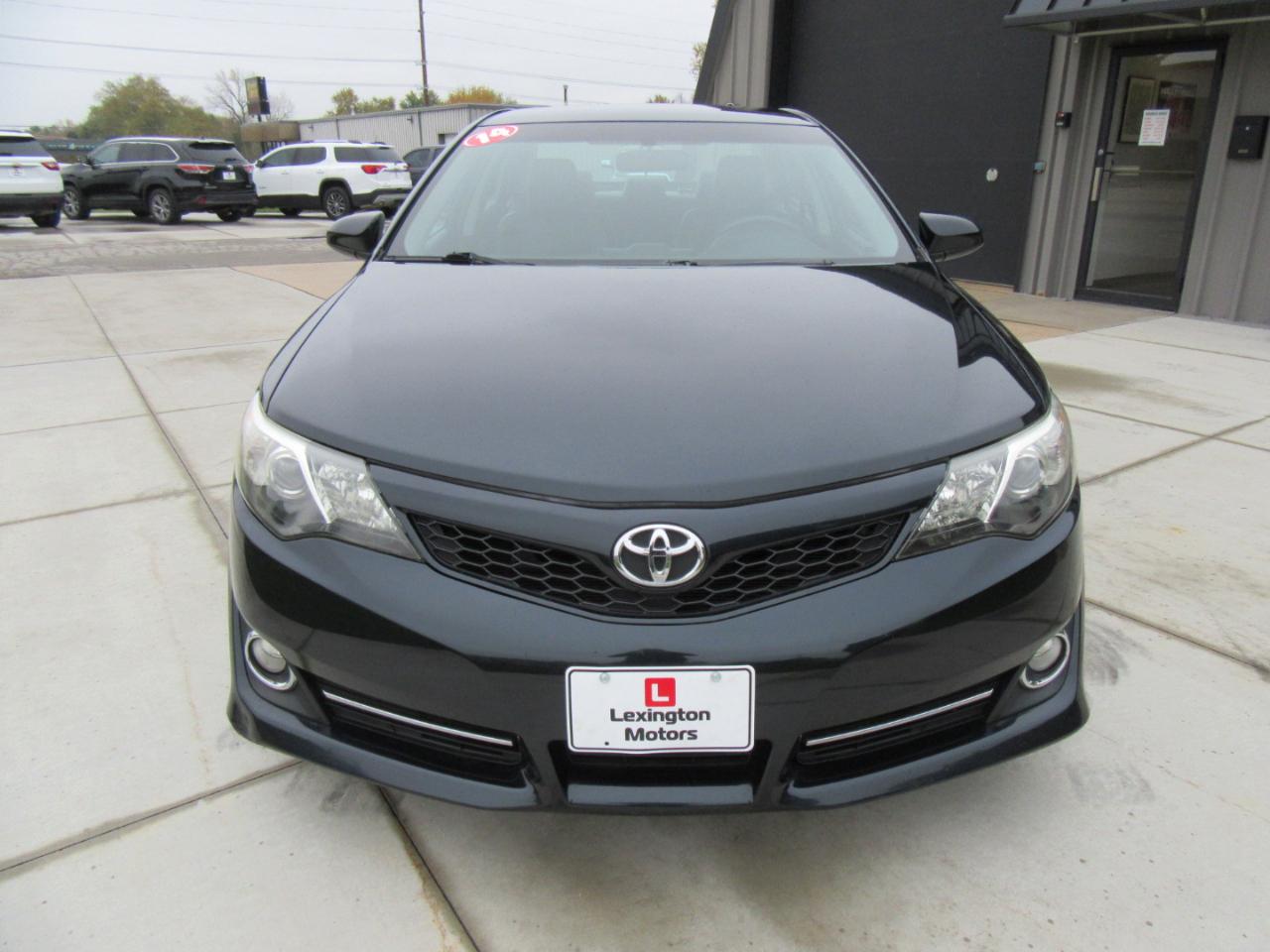 Toyota Camry SE 2014