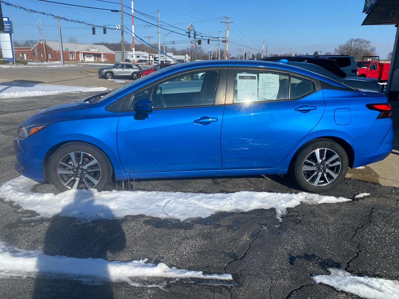 Nissan Versa SV 4D Sedan 2021