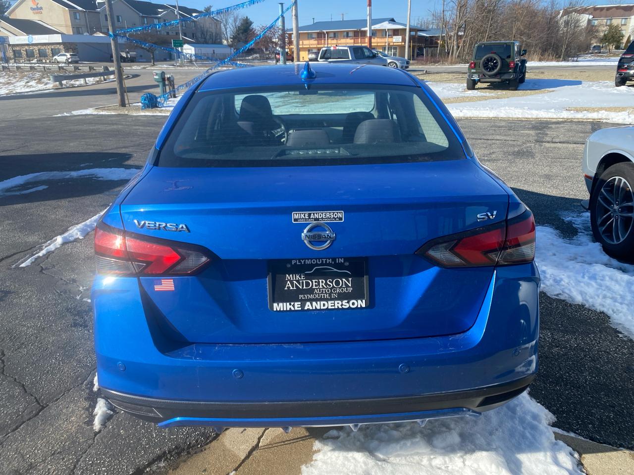Nissan Versa SV 4D Sedan 2021